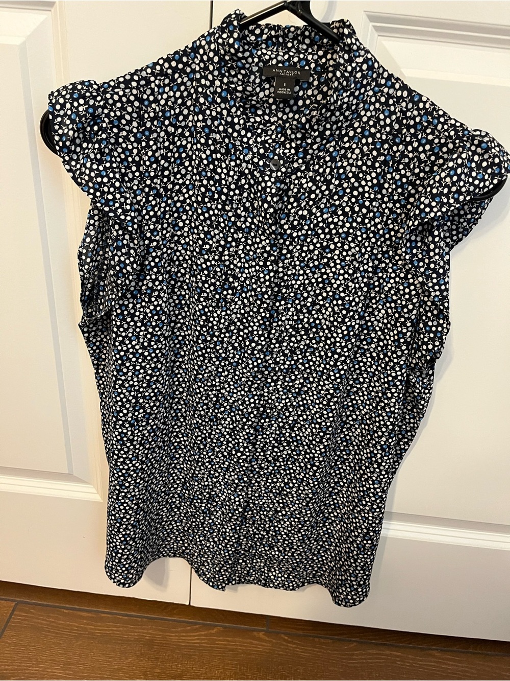 Ann Taylor Navy Dot Flutter Cap Sleeve Blouse with Light Blue Accents